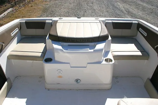Slide: The Image of Bayliner 195 Bowrider 2015 - 11