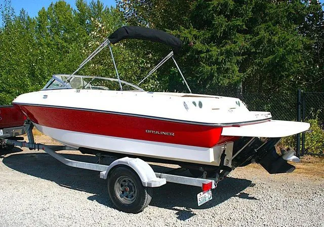 Slide: The Image of Bayliner 195 Bowrider 2015 - 3