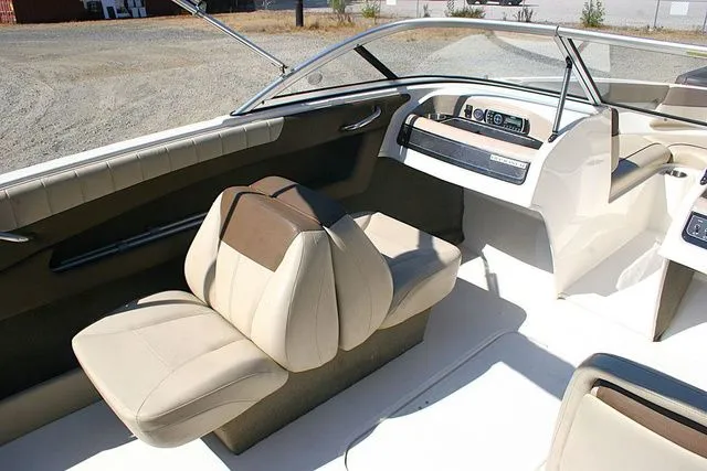 Slide: The Image of Bayliner 195 Bowrider 2015 - 7