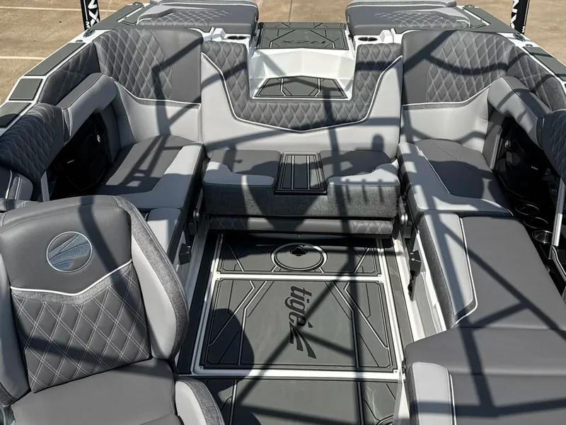 Slide: The Image of Tigé 24RZX 2026 - 18