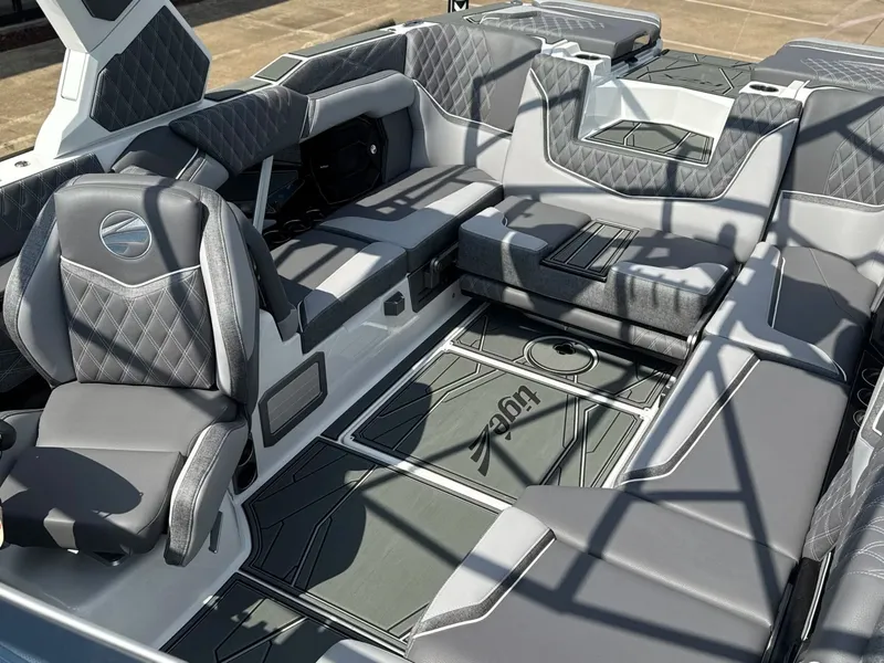 Slide: The Image of Tigé 24RZX 2026 - 19