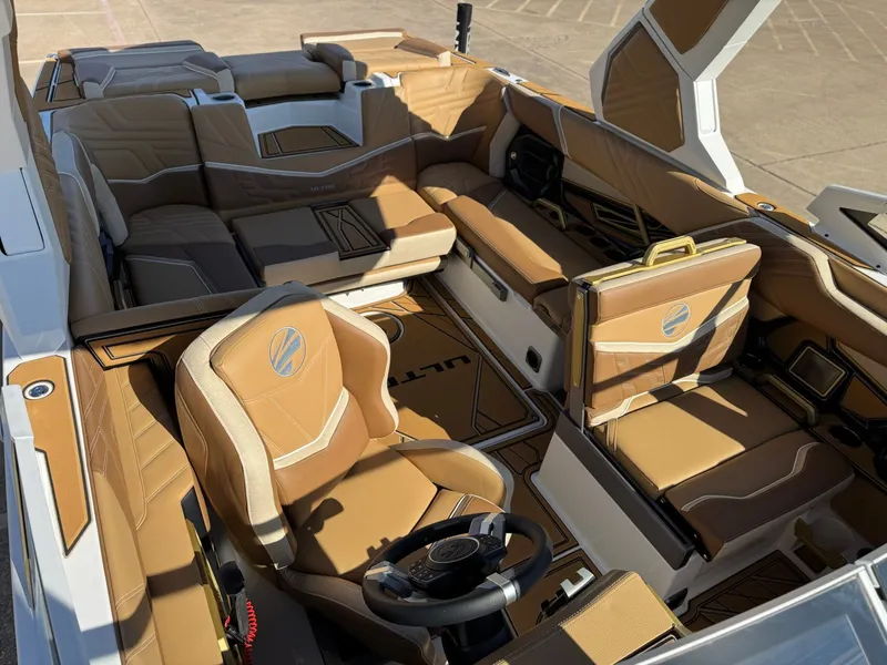 Slide: The Image of Tigé Ultré 23ZX 2026 - 24