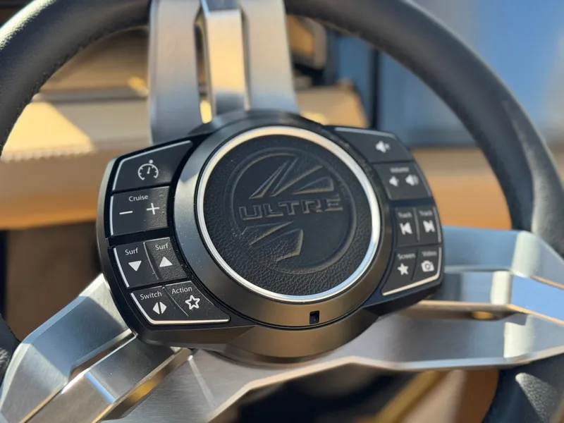 Slide: The Image of Tigé Ultré 23ZX 2026 - 28