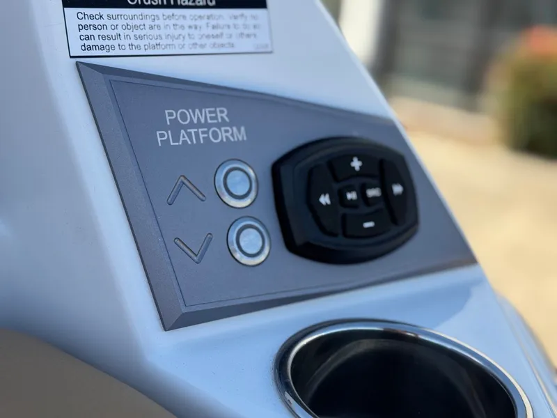 Slide: The Image of Tigé Ultré 23ZX 2026 - 34