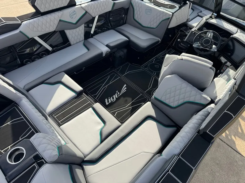 Slide: The Image of Tigé 22RZX 2026 - 11