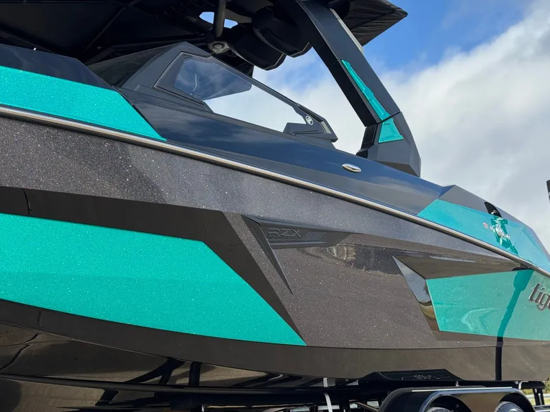 Slide: The Image of Tigé 22RZX 2026 - 14