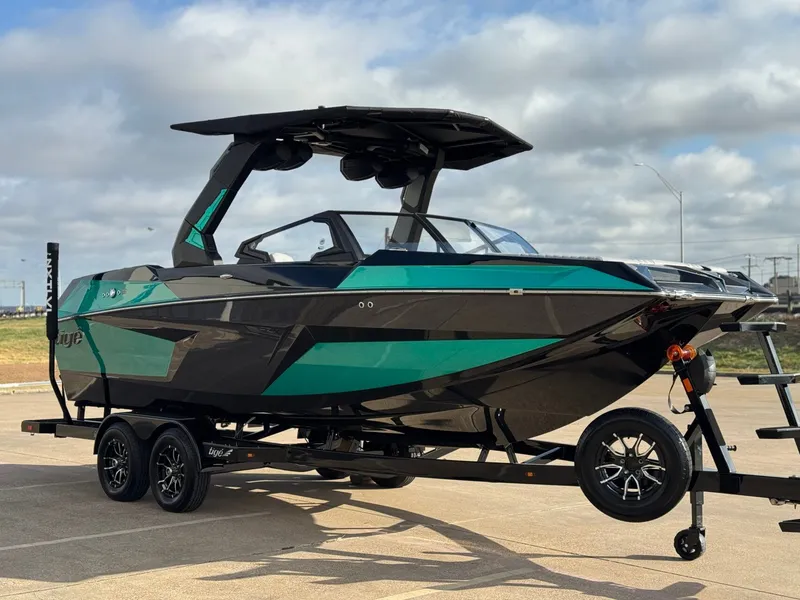 Slide: The Image of Tigé 22RZX 2026 - 15