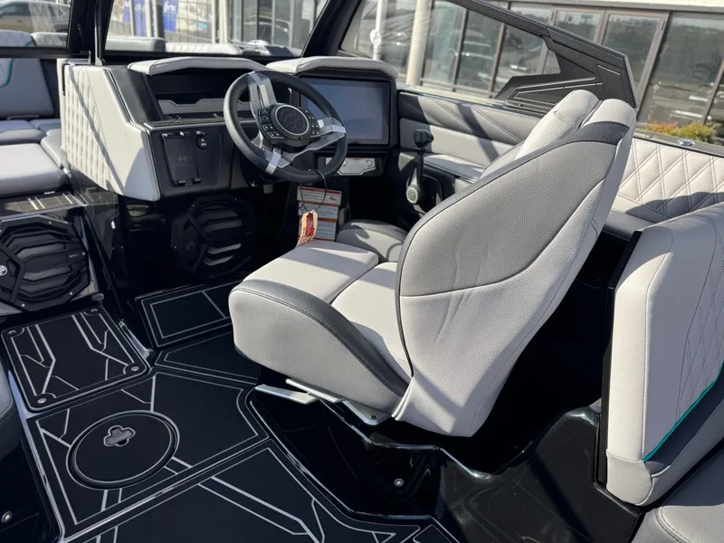 Slide: The Image of Tigé 22RZX 2026 - 17