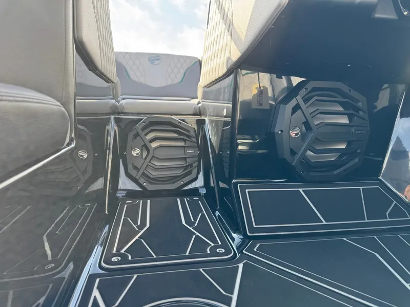 Slide: The Image of Tigé 22RZX 2026 - 20