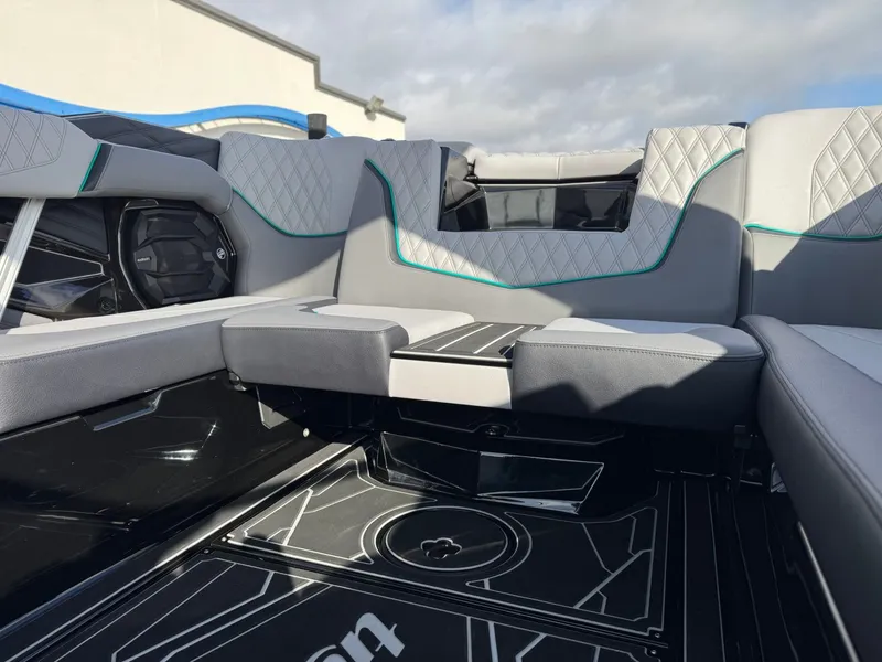 Slide: The Image of Tigé 22RZX 2026 - 6