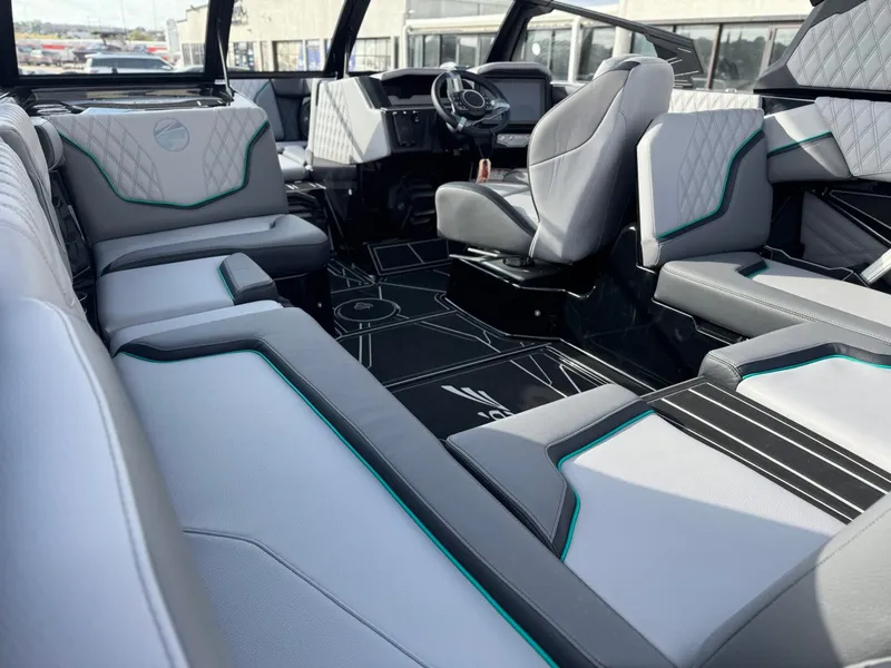 Slide: The Image of Tigé 22RZX 2026 - 8