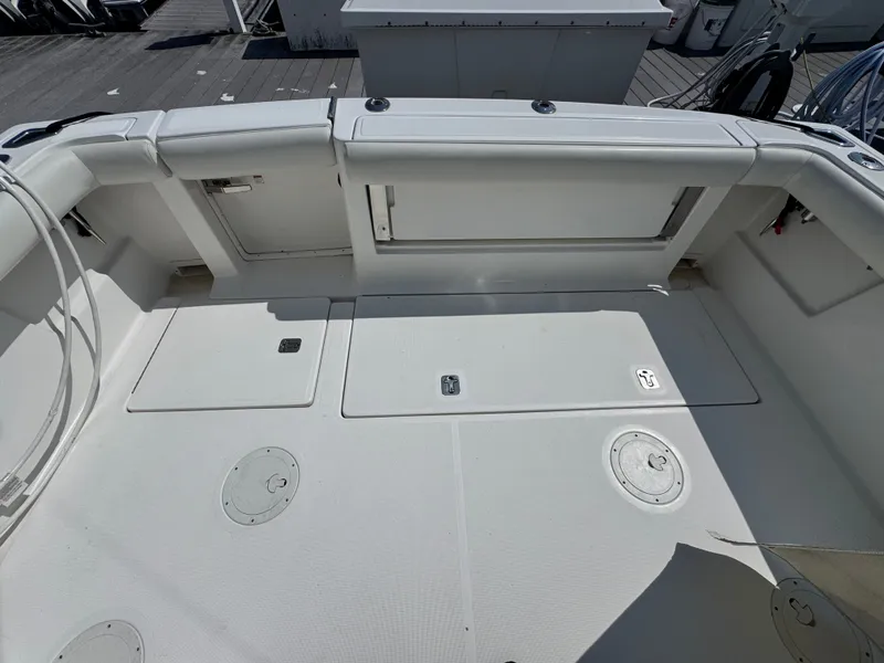 Slide: The Image of Tiara 3100 Open 2004 - 4