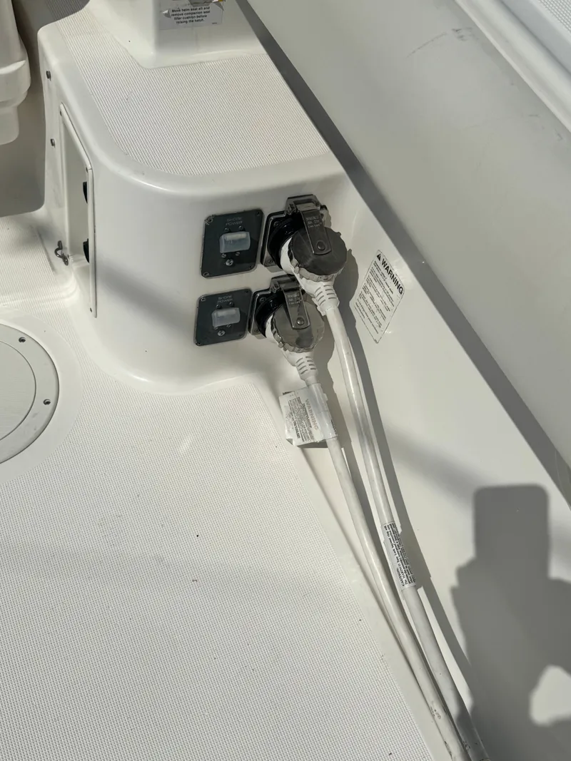 Slide: The Image of Tiara 3100 Open 2004 - 8