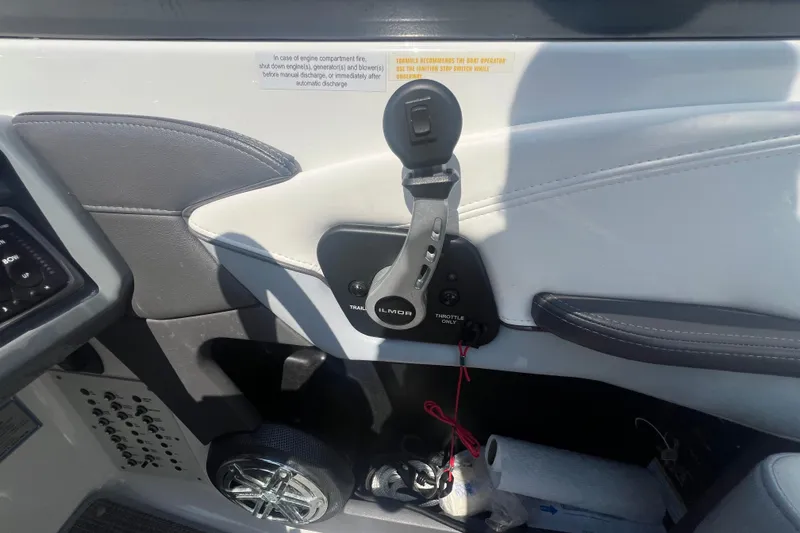 Slide: The Image of 2018 Formula 270 Sun Sport boat control panel with throttle and speaker. - 9