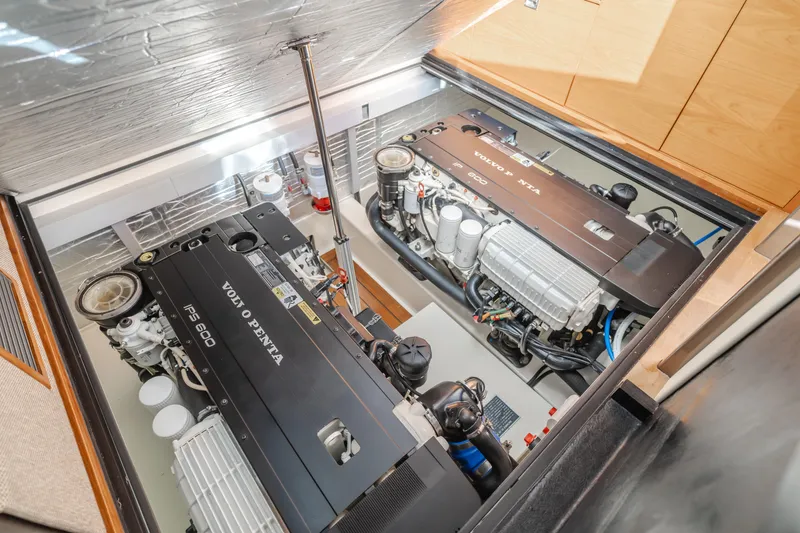Slide: The Image of Engine room of 2015 Palm Beach Motor Yachts 45 Sedan with Volvo Penta engines. - 19