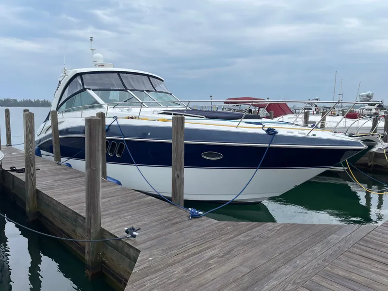 The Image of Cruisers 380 Express 2012 - 0