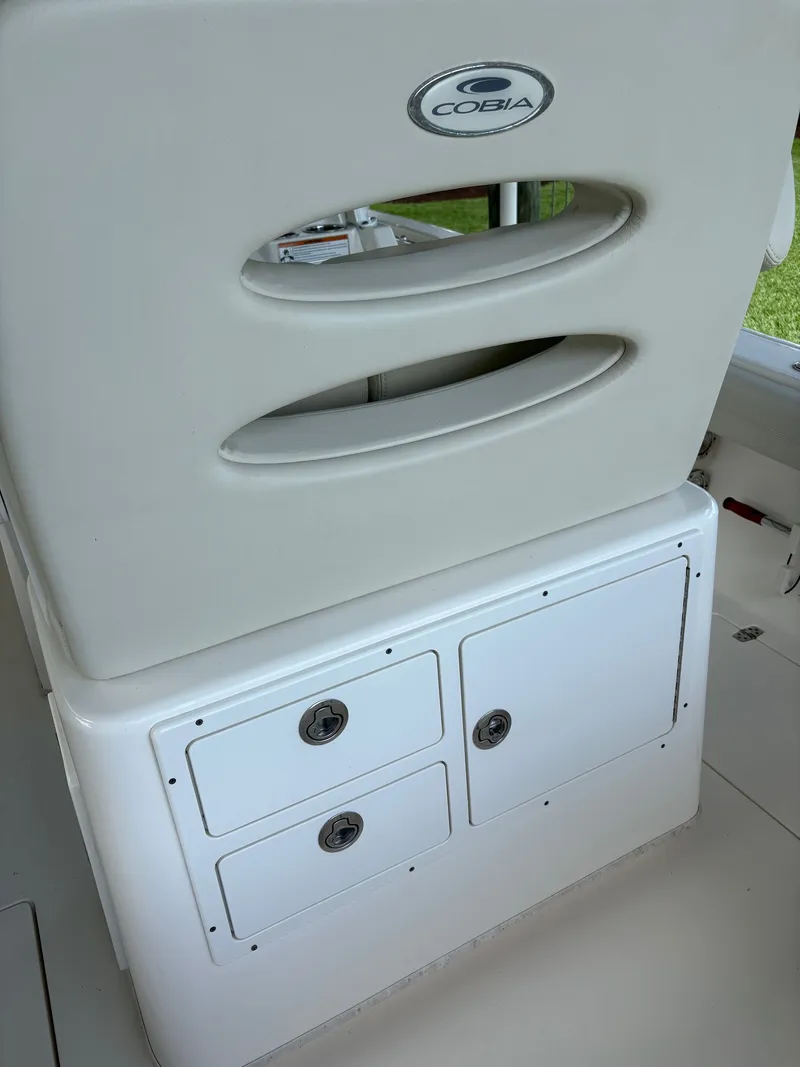 Slide: The Image of Cobia 240 Center Console 2019 - 26