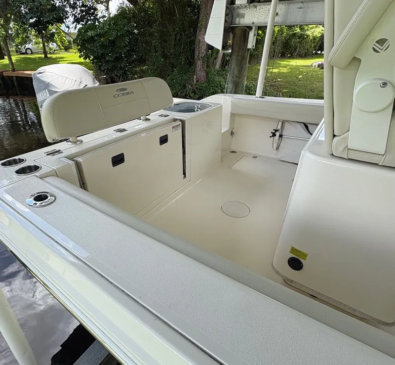 Slide: The Image of Cobia 240 Center Console 2019 - 6