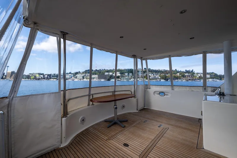 Slide: The Image of Spacious deck of 2009 Ocean Alexander 52 Sedan. - 10