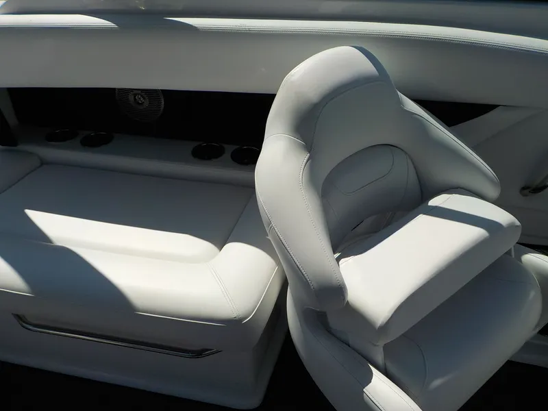 Slide: The Image of Four Winns HD8 OB 2023 - 23