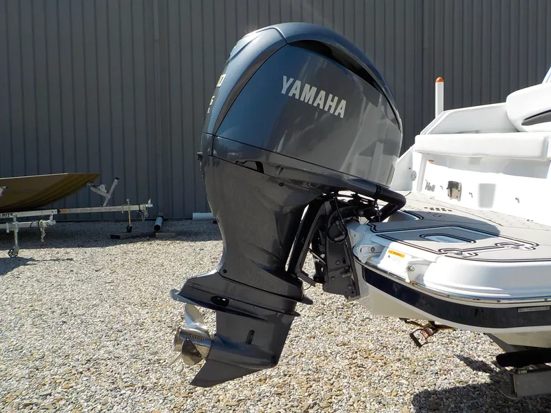 Slide: The Image of Four Winns HD8 OB 2023 - 8