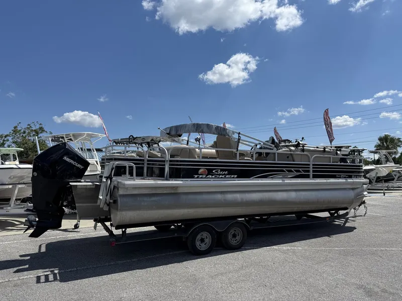 Slide: The Image of Sun Tracker Party Barge 24 DLX loaded with Electronics 2021 - 7