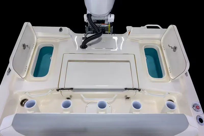 Slide: The Image of Skeeter SX221 2026 - 20