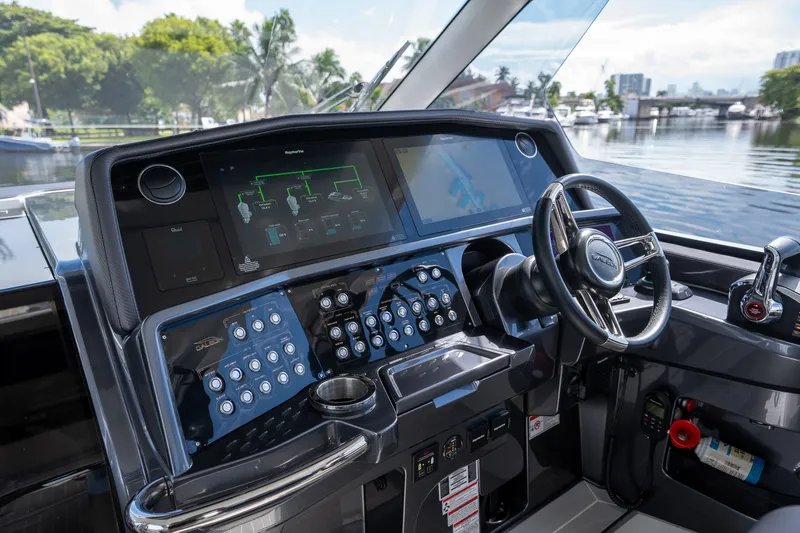 Slide: The Image of Galeon 325 2024 - 19