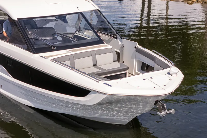 Slide: The Image of Galeon 325 2024 - 2