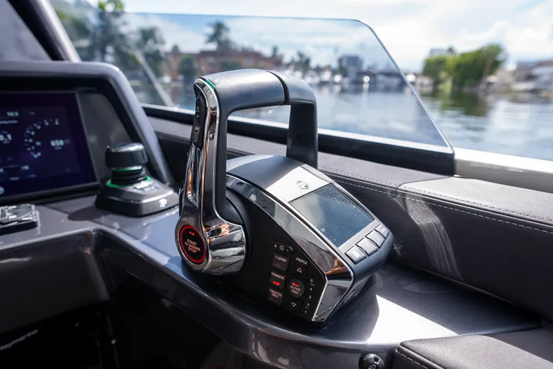 Slide: The Image of Galeon 325 2024 - 20