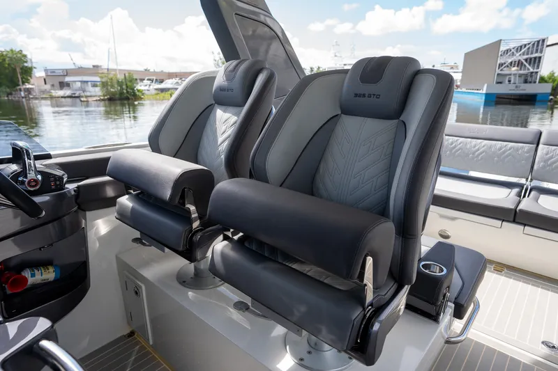 Slide: The Image of Galeon 325 2024 - 24