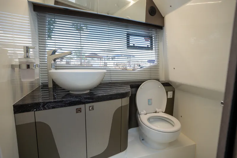 Slide: The Image of Galeon 325 2024 - 26