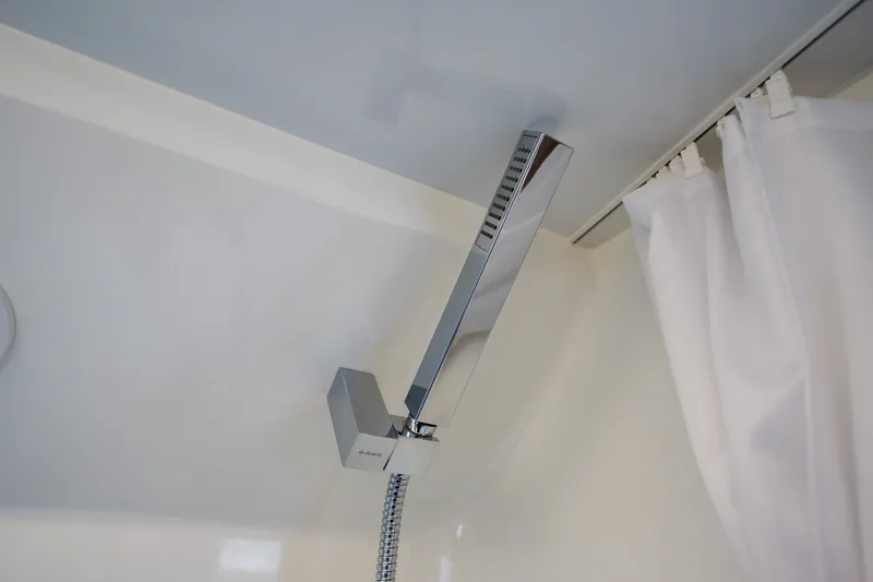 Slide: The Image of Galeon 325 2024 - 29