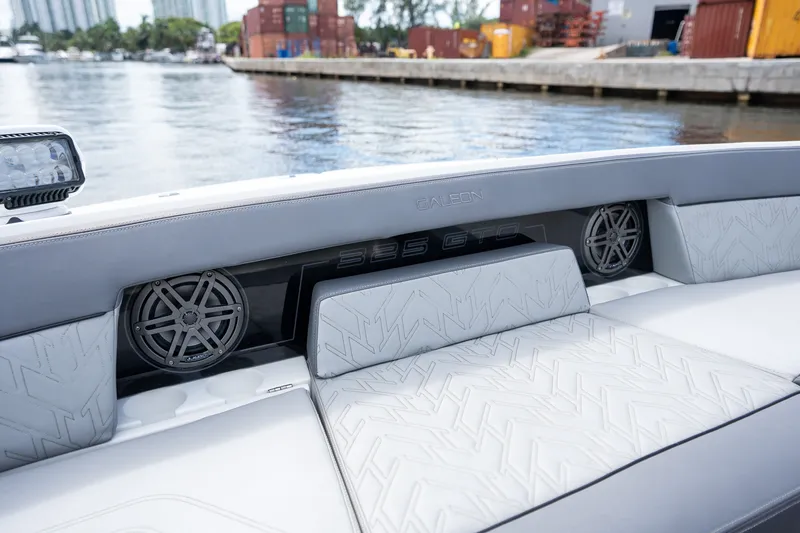 Slide: The Image of Galeon 325 2024 - 33