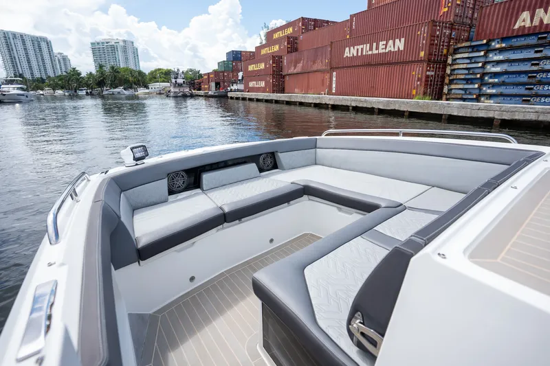 Slide: The Image of Galeon 325 2024 - 35