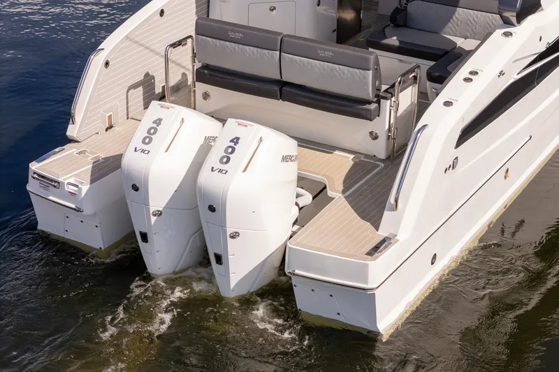 Slide: The Image of Galeon 325 2024 - 7