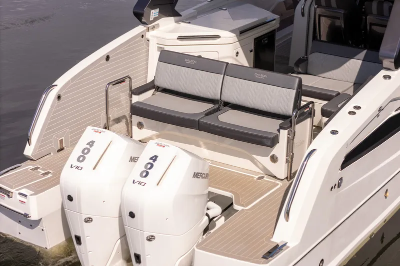 Slide: The Image of Galeon 325 2024 - 9