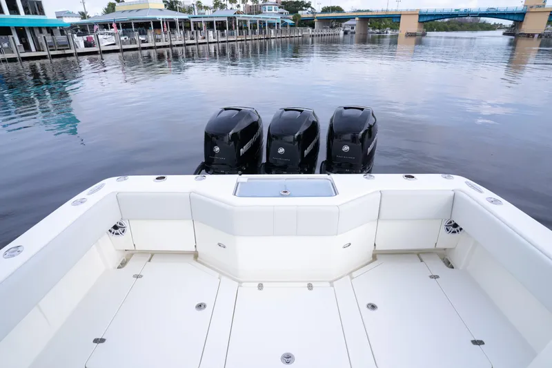 Slide: The Image of 2015 SeaVee 39Z boat interior with cushioned storage bench. - 30