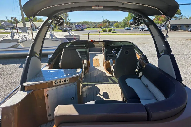 Slide: The Image of 2026 Avalon Platinum Catalina 2785 Elite Windshield interior with luxurious seating and modern amenities. - 14