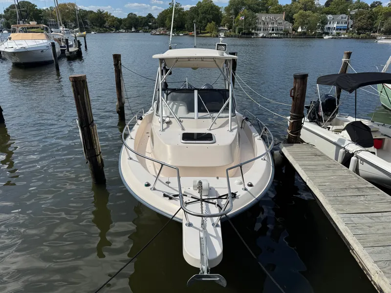 Slide: The Image of Grady-White Journey 258 2005 - 2