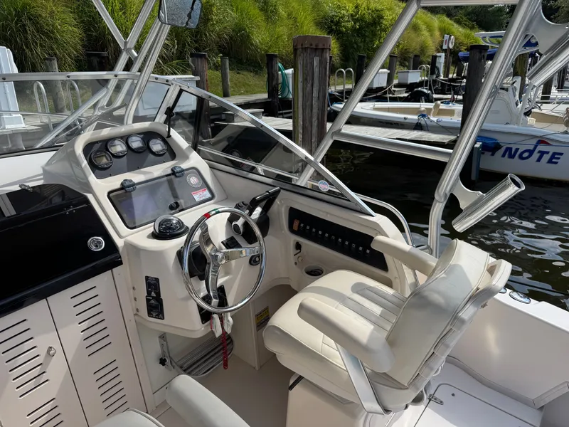 Slide: The Image of Grady-White Journey 258 2005 - 24