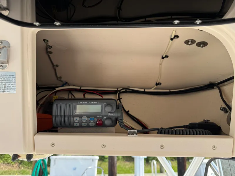 Slide: The Image of Grady-White Journey 258 2005 - 28