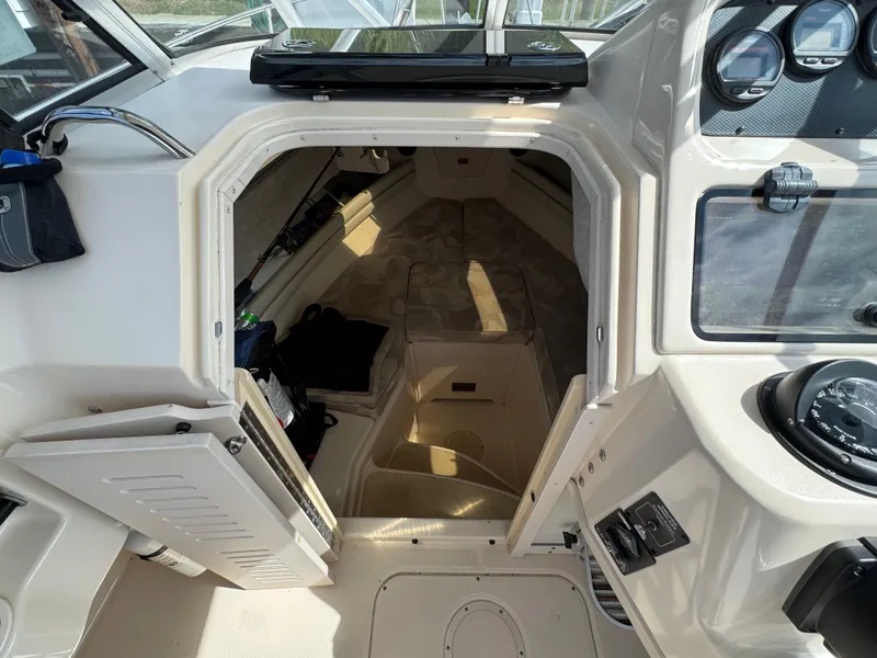 Slide: The Image of Grady-White Journey 258 2005 - 31