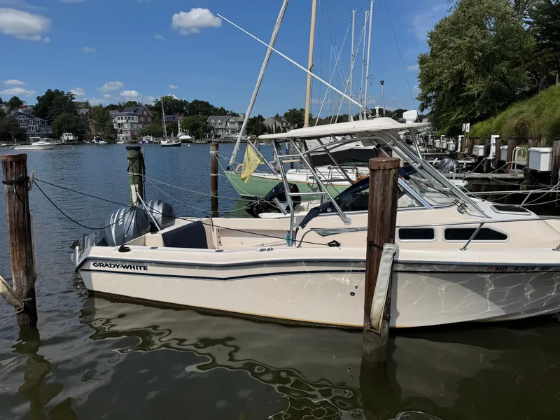 Slide: The Image of Grady-White Journey 258 2005 - 5