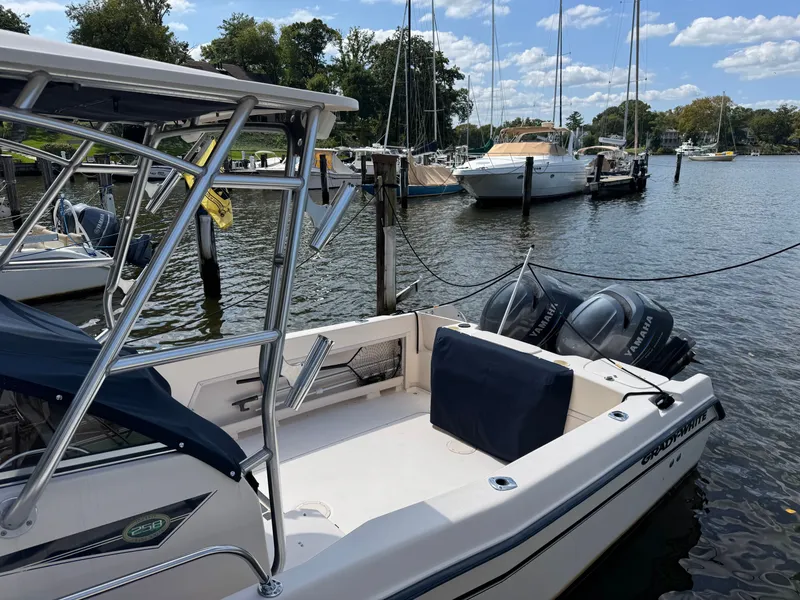 Slide: The Image of Grady-White Journey 258 2005 - 9