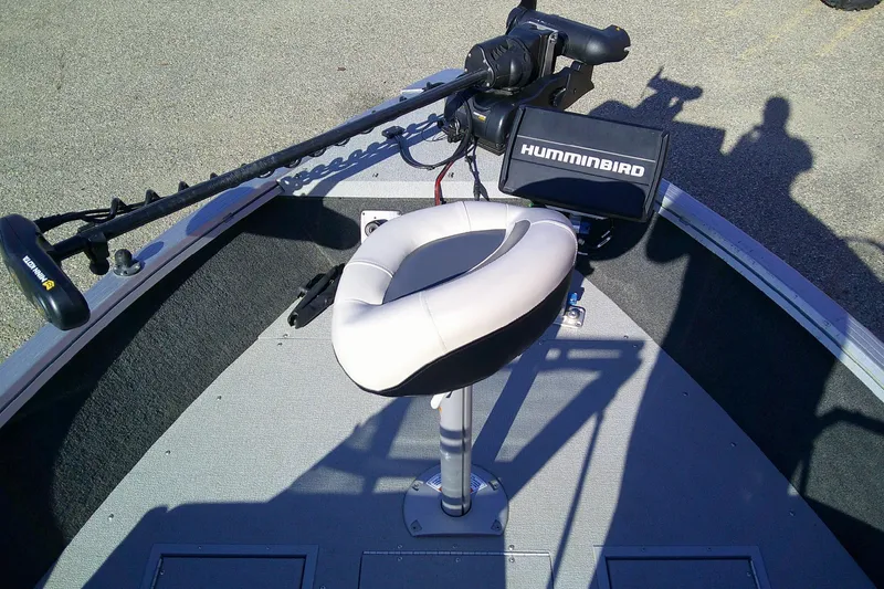 Slide: The Image of 2022 SMOKERCRAFT 182 Pro Angler XL boat with Humminbird fish finder and trolling motor. - 13