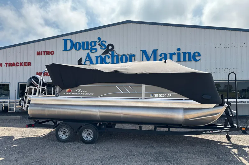 The Image of 2022 Sun Tracker Party Barge 20 DLX pontoon boat at Doug's Anchor Marine. - 0