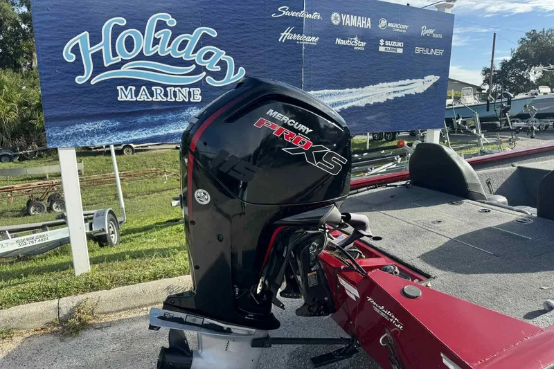Slide: The Image of 2019 Tracker Pro Team 190 TX Tournament Edition boat with Mercury Pro XS engine at Holiday Marine. - 7