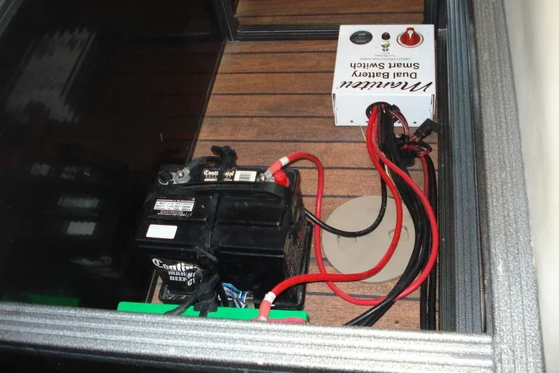 Slide: The Image of Battery setup with Manitou Dual Battery Smart Switch on 2016 Manitou 23 VP Aurora. - 4