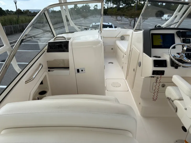 Slide: The Image of Grady-White Freedom 275 2018 - 15